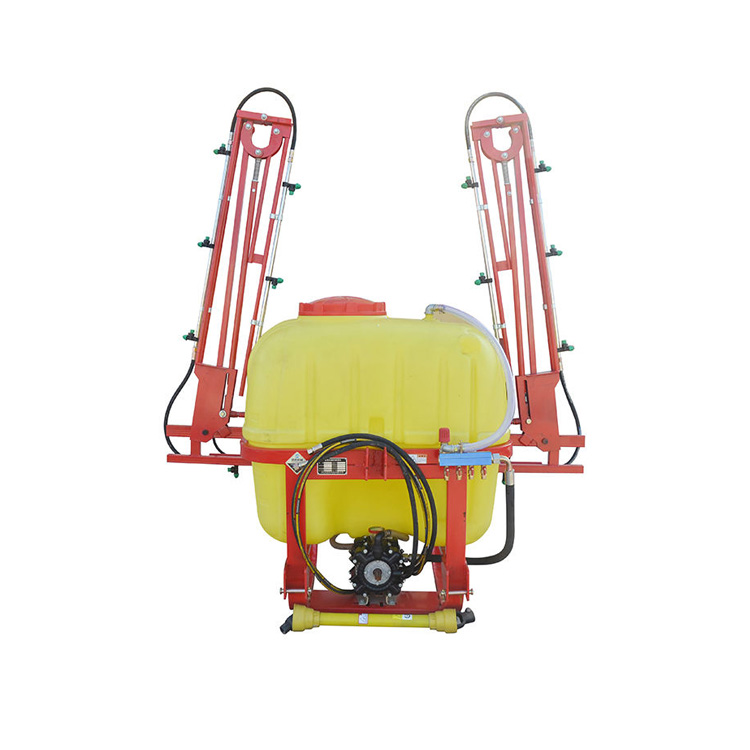 Ant traktoriaus montuojamas žemės ūkio purkštuvas